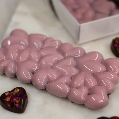 مجموعة شوكولاتة بلوم ديلايت الحرفية وقلبها