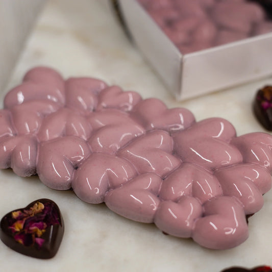 مجموعة شوكولاتة بلوم ديلايت الحرفية وقلبها